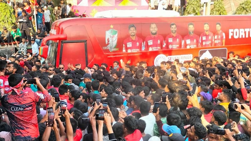 বরিশালে বিপিএল উৎসবে ভাঙচুর,আহত অর্ধশতাধিক